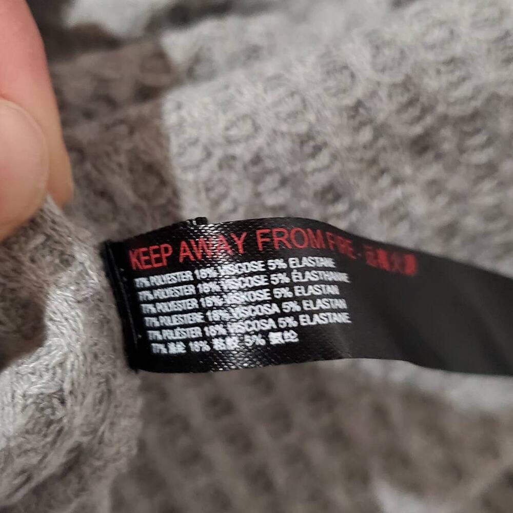 Out from Under UO Jojo Oversized Gray Thermal Button Front Top Womens Size S - Picture 9 of 9